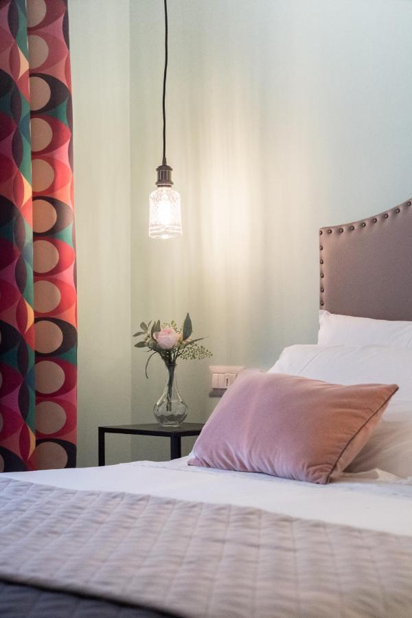 Contus Retro Guest House กาญารี ภายนอก รูปภาพ